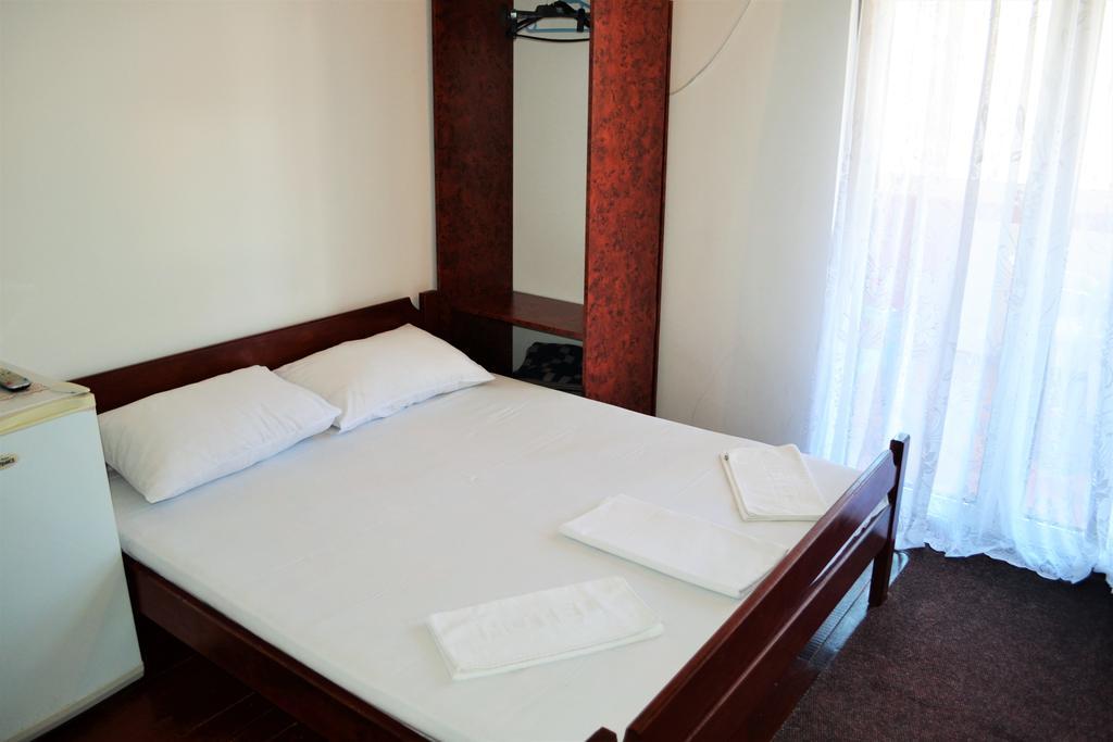 Rooms Kuljic Budva Rum bild